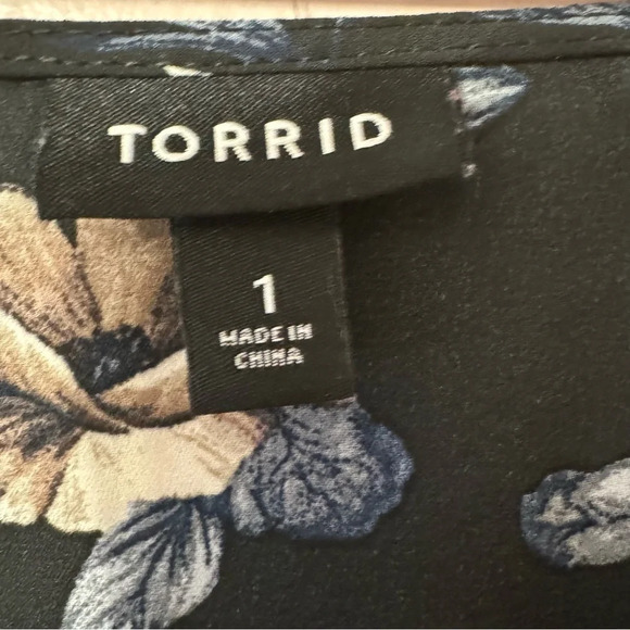 Torrid Lily Babydoll Georgette Surplice Blouse  Womens Size 1 Floral - Picture 7 of 11